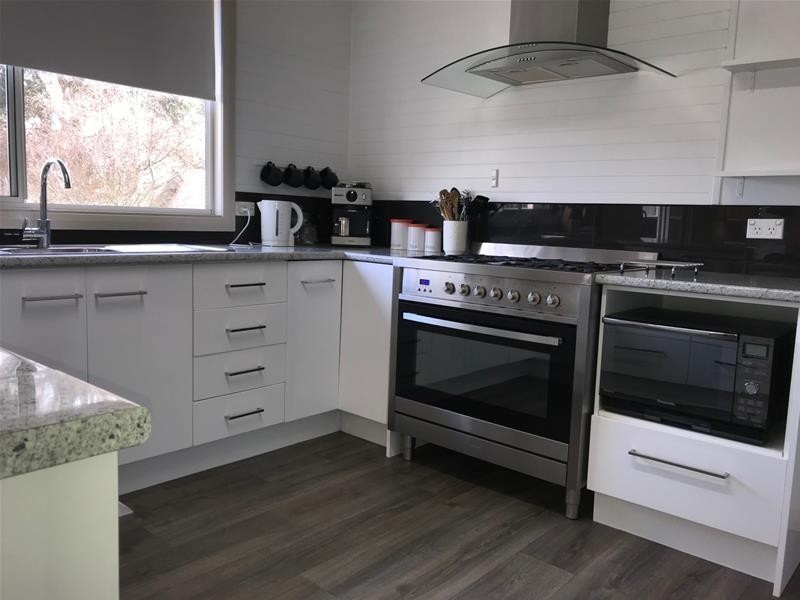 4 North Glen Road, Huonville TAS 7109