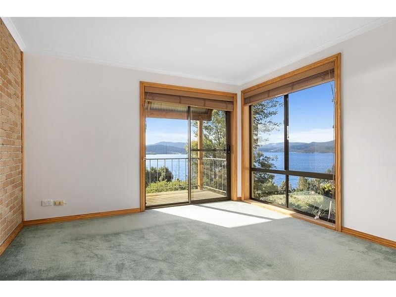 574 Police Point Road, Police Point TAS 7116