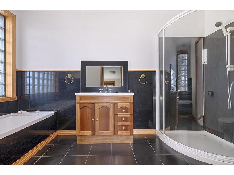 574 Police Point Road, Police Point TAS 7116