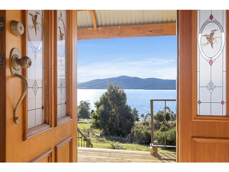 574 Police Point Road, Police Point TAS 7116