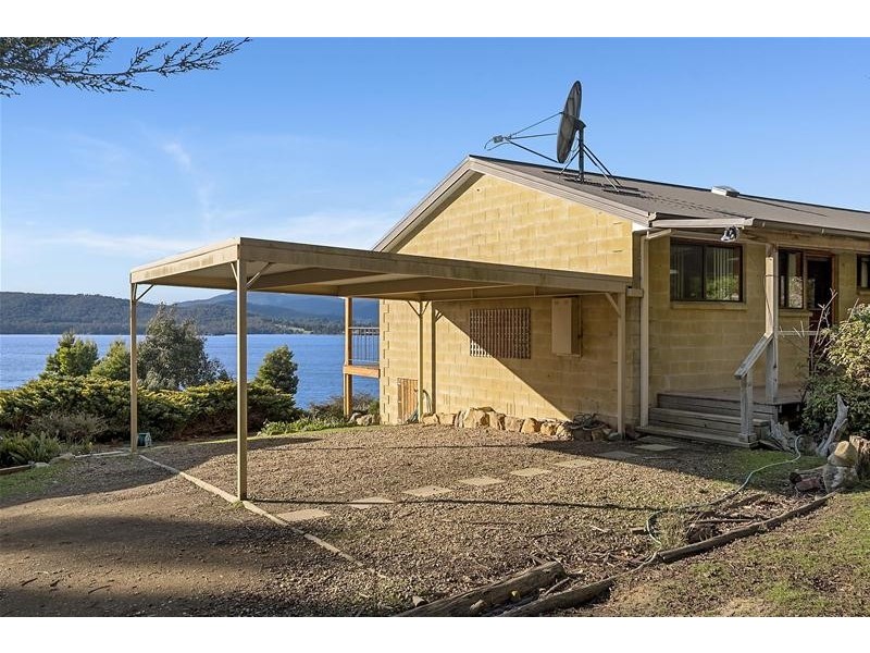 574 Police Point Road, Police Point TAS 7116