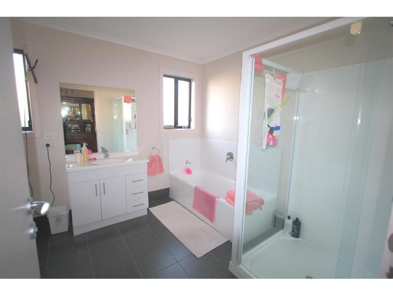 2/105 Main Street, Huonville TAS 7109