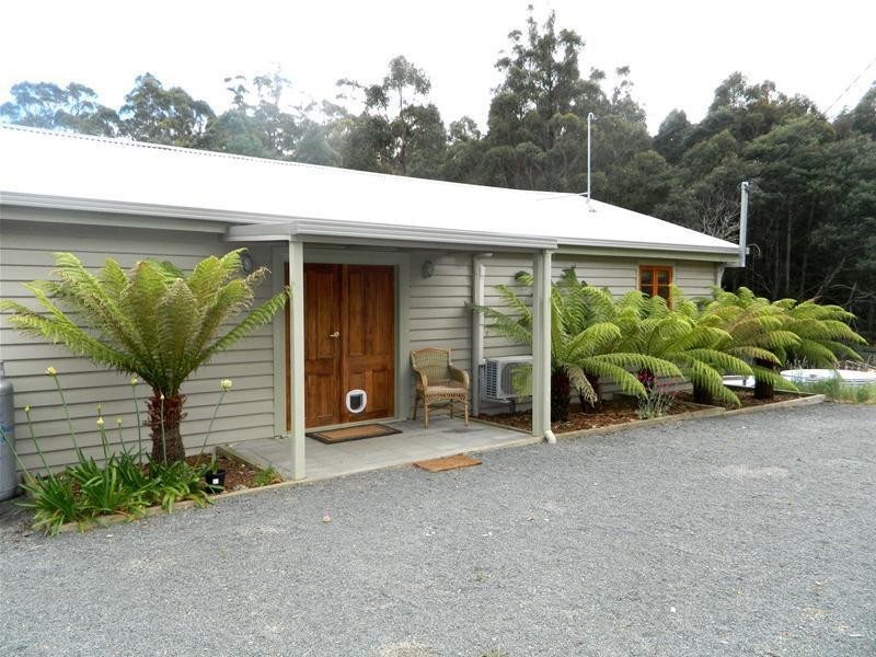 271 Cross Road, Gardners Bay TAS 7112