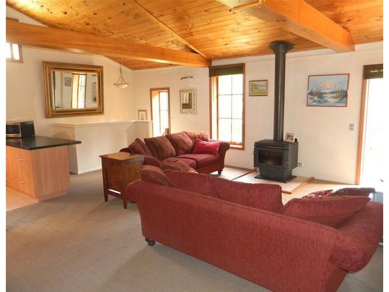 271 Cross Road, Gardners Bay TAS 7112