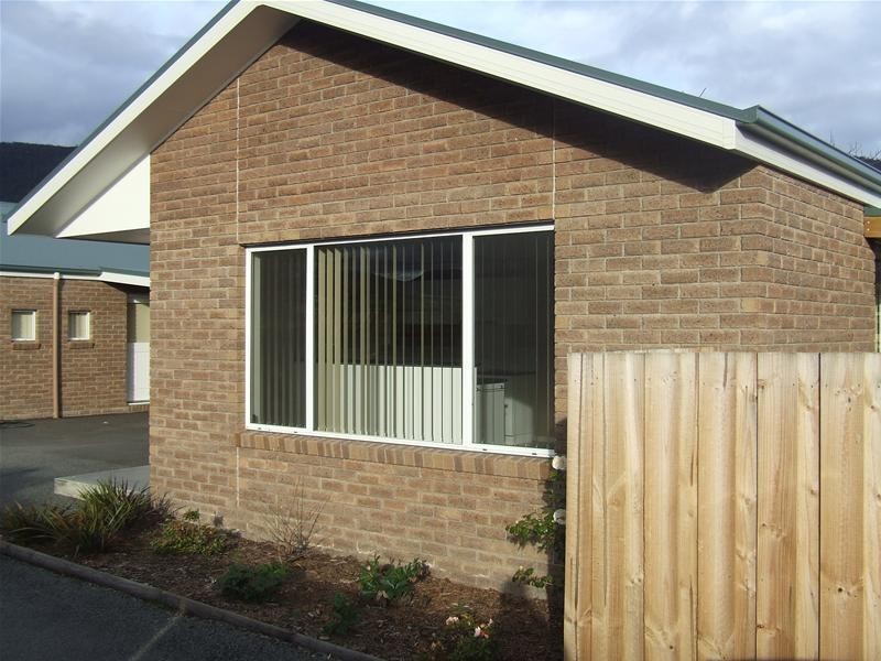 2/18 Shield Street, Huonville TAS 7109