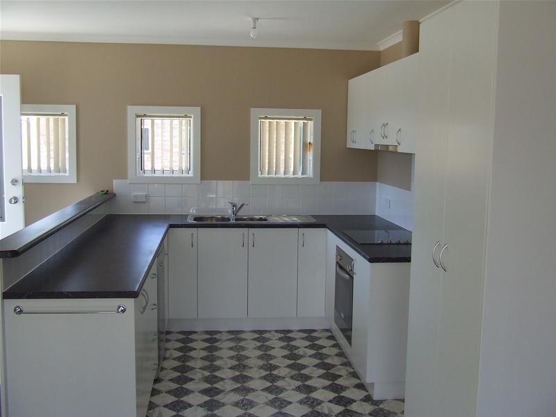 2/18 Shield Street, Huonville TAS 7109