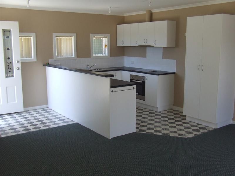 2/18 Shield Street, Huonville TAS 7109