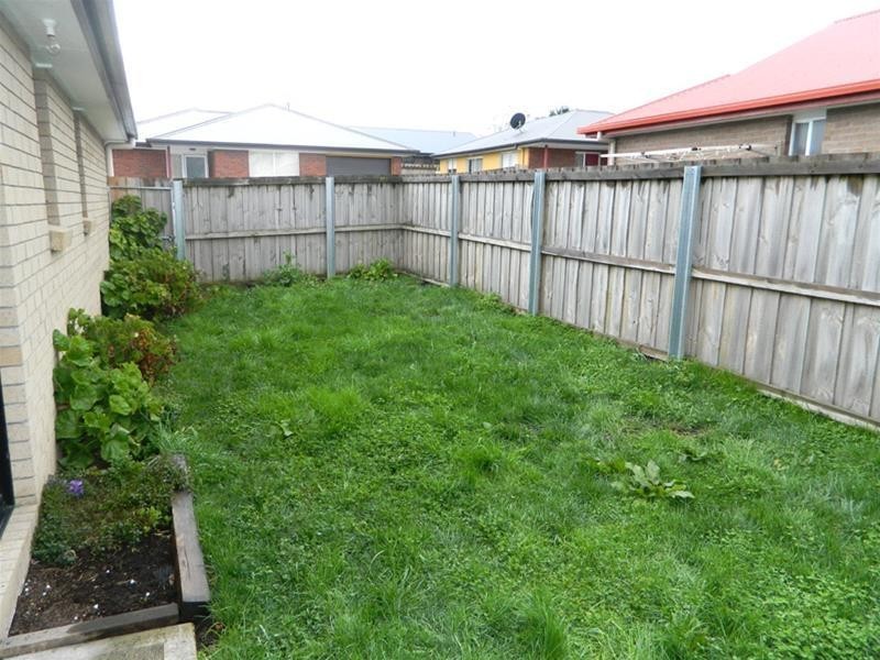 4/105 Main Street, Huonville TAS 7109