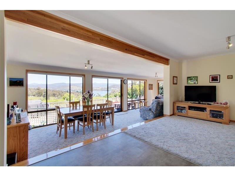 82 Graces Road, Glaziers Bay TAS 7109