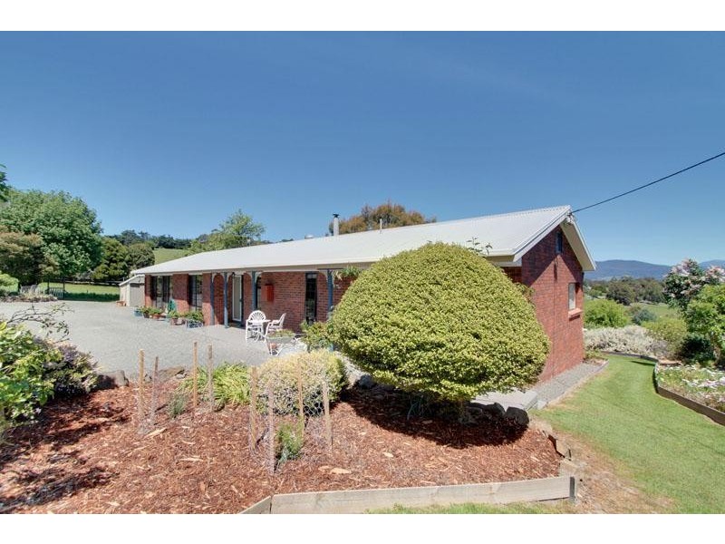 82 Graces Road, Glaziers Bay TAS 7109