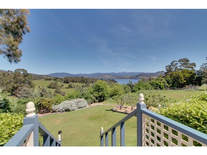 82 Graces Road, Glaziers Bay TAS 7109