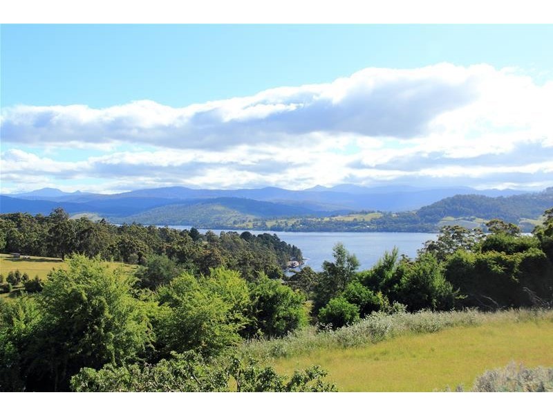 82 Graces Road, Glaziers Bay TAS 7109