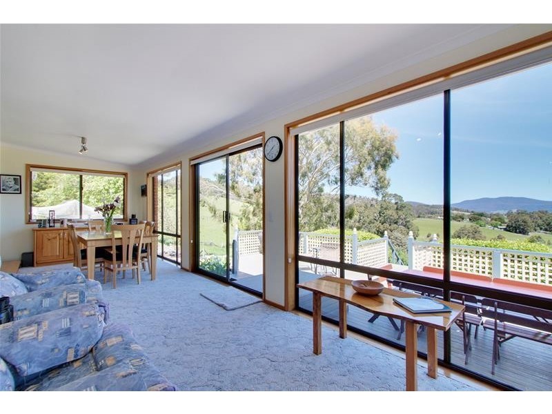 82 Graces Road, Glaziers Bay TAS 7109