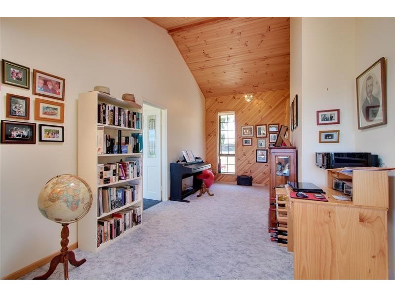 82 Graces Road, Glaziers Bay TAS 7109