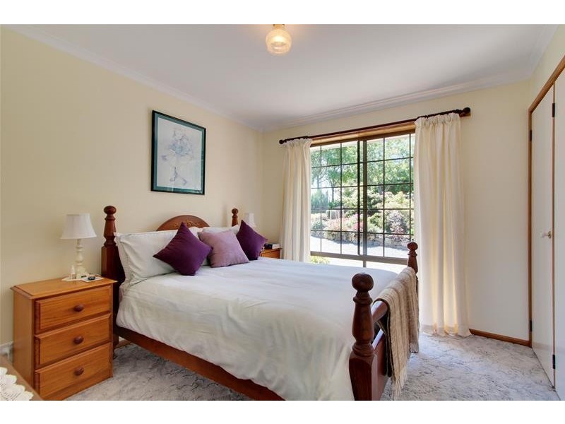 82 Graces Road, Glaziers Bay TAS 7109