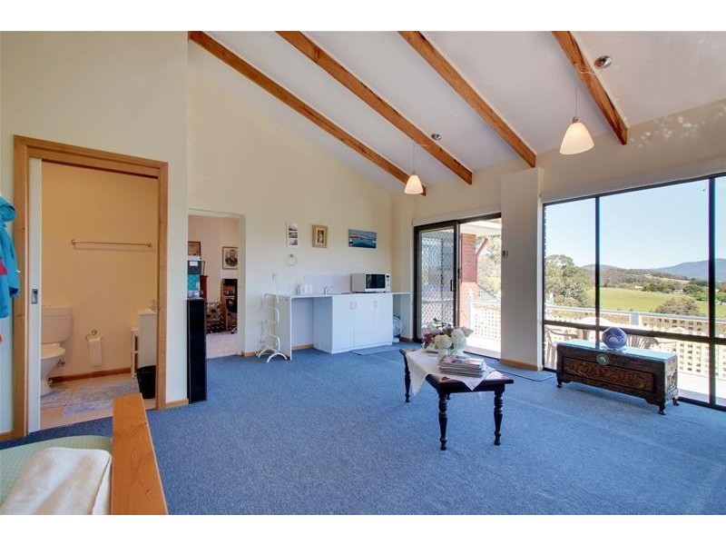 82 Graces Road, Glaziers Bay TAS 7109