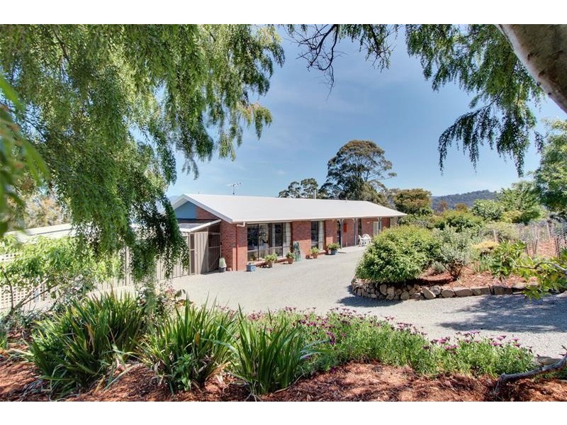 82 Graces Road, Glaziers Bay TAS 7109