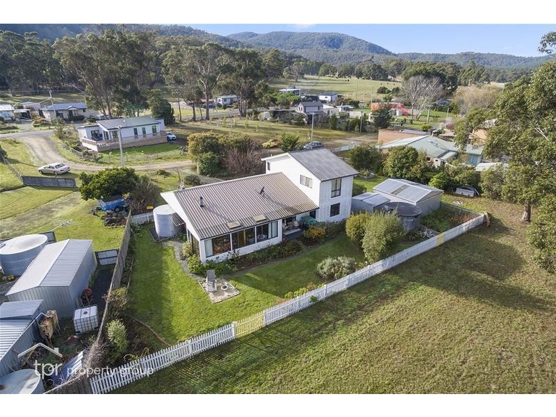 6-8 Challis Crescent, Deep Bay TAS 7112