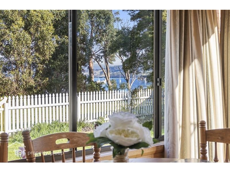 6-8 Challis Crescent, Deep Bay TAS 7112