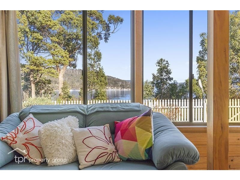 6-8 Challis Crescent, Deep Bay TAS 7112