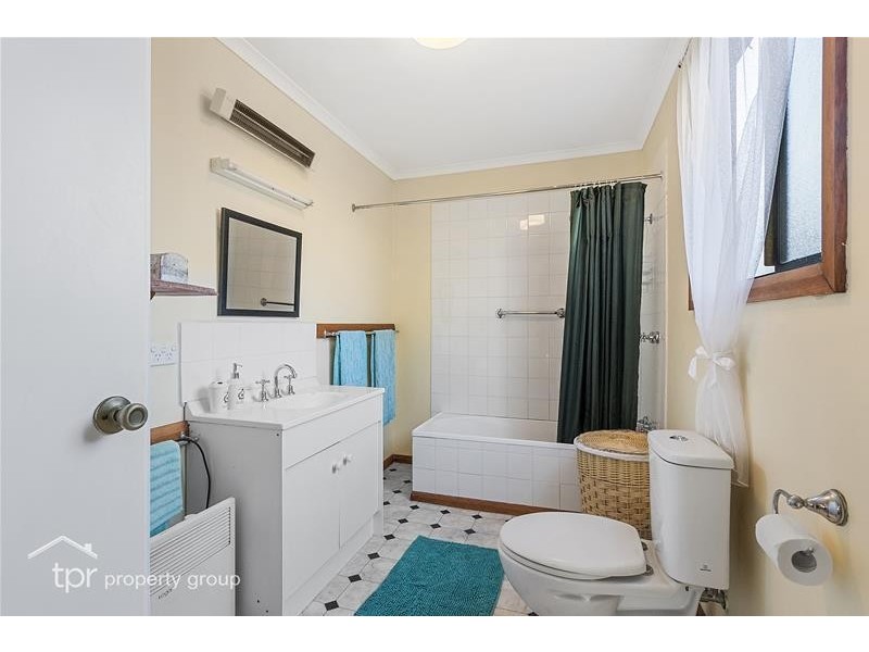 6-8 Challis Crescent, Deep Bay TAS 7112