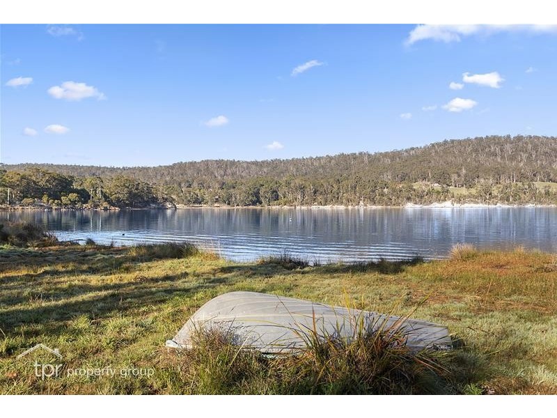 6-8 Challis Crescent, Deep Bay TAS 7112