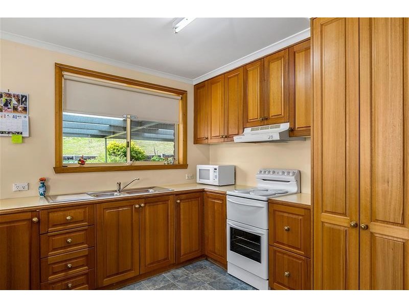 16 Kallista Drive, Huonville TAS 7109