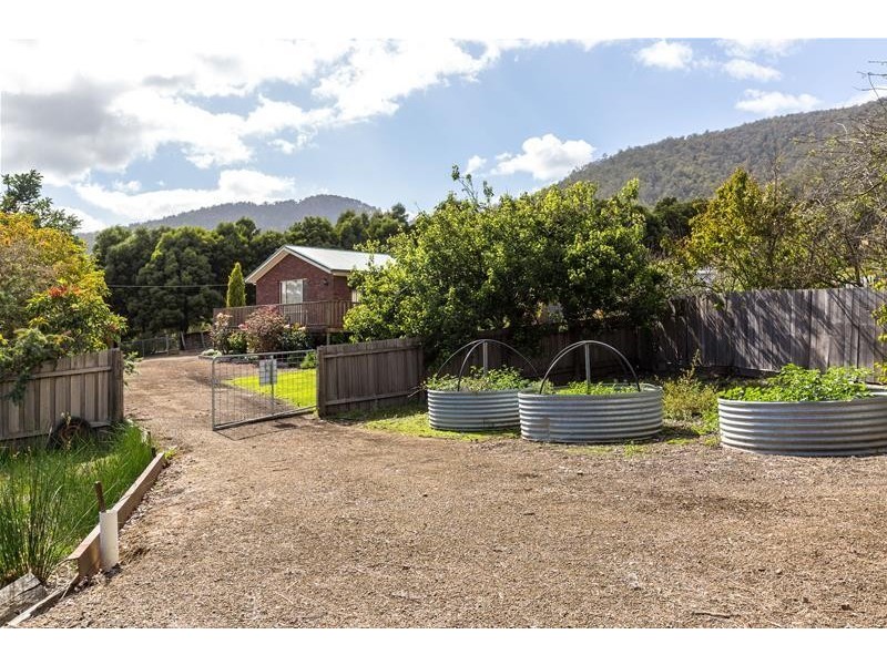 16 Kallista Drive, Huonville TAS 7109