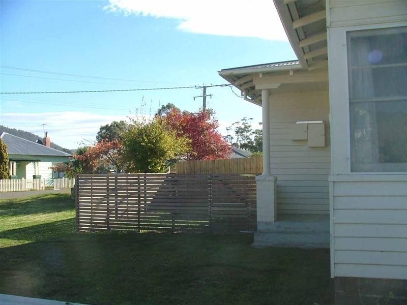 1/4 Walton Street, Huonville TAS 7109