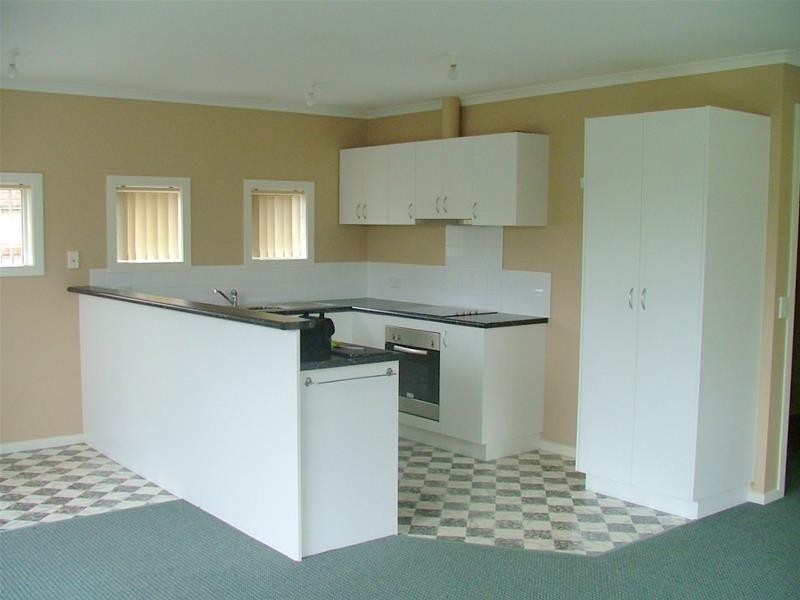 2/18 Shield Street, Huonville TAS 7109