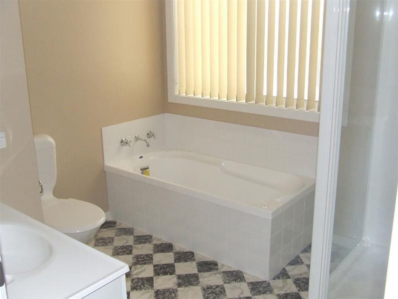 2/18 Shield Street, Huonville TAS 7109