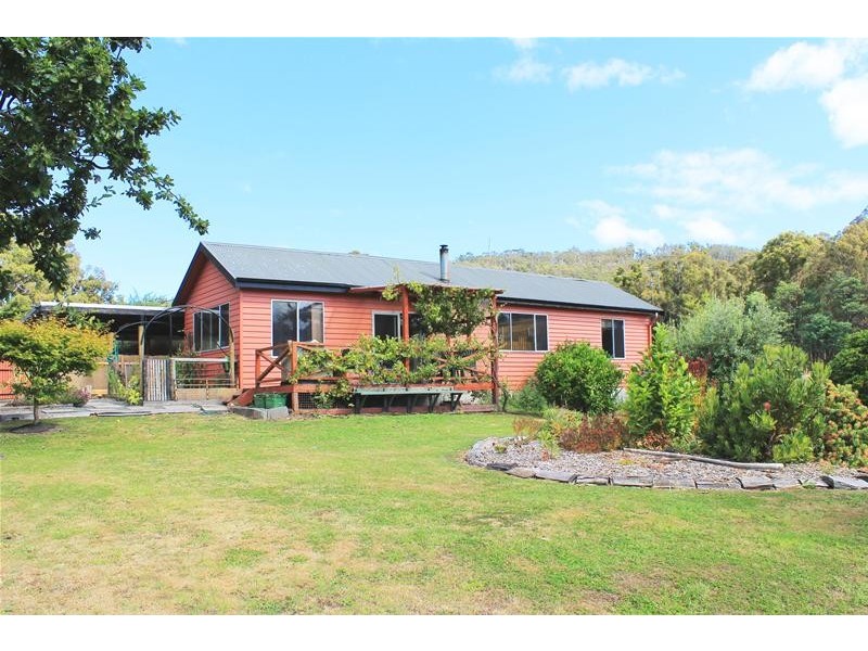 20 Emma Street, Cygnet TAS 7112