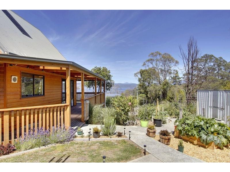 42 Chuter Street, Deep Bay TAS 7112