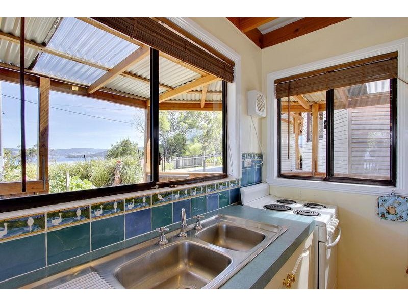 42 Chuter Street, Deep Bay TAS 7112