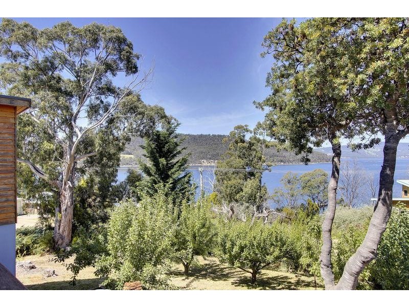 42 Chuter Street, Deep Bay TAS 7112