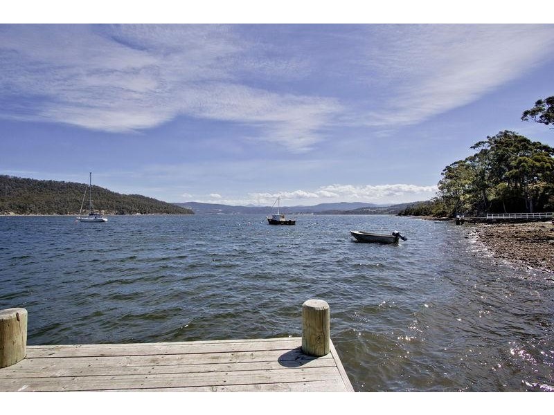 42 Chuter Street, Deep Bay TAS 7112