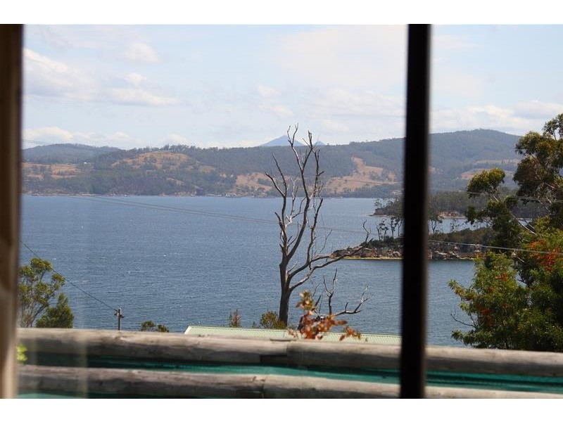 83 Williams Road, Randalls Bay TAS 7112