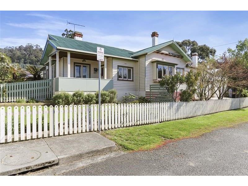 8 New Road, Franklin TAS 7113