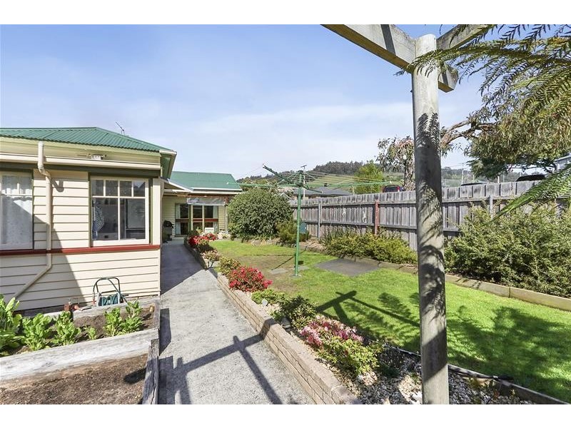 8 New Road, Franklin TAS 7113