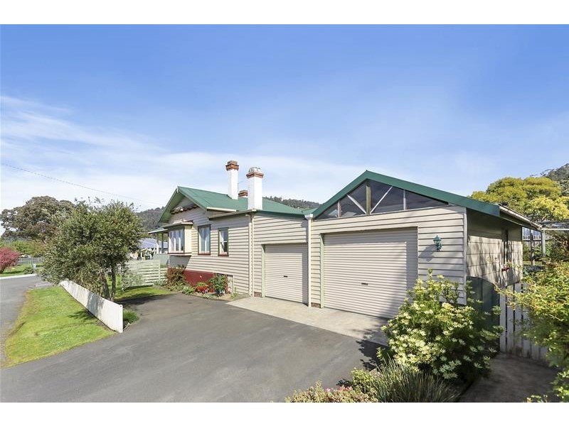 8 New Road, Franklin TAS 7113