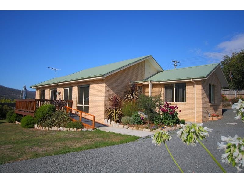2 Old Apple Court, Huonville TAS 7109