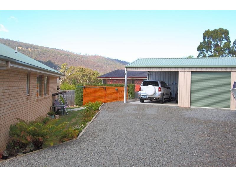 2 Old Apple Court, Huonville TAS 7109