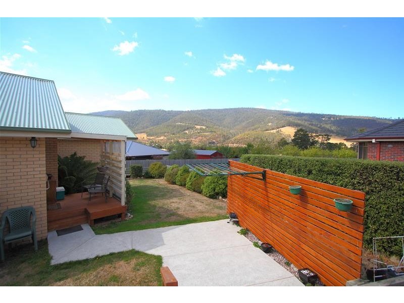 2 Old Apple Court, Huonville TAS 7109