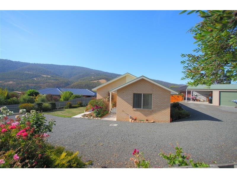 2 Old Apple Court, Huonville TAS 7109