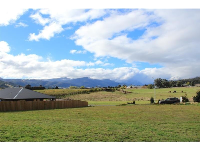 4 Plum Tree Close, Huonville TAS 7109