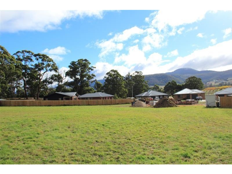 4 Plum Tree Close, Huonville TAS 7109