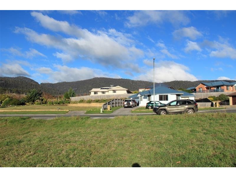 4 Plum Tree Close, Huonville TAS 7109