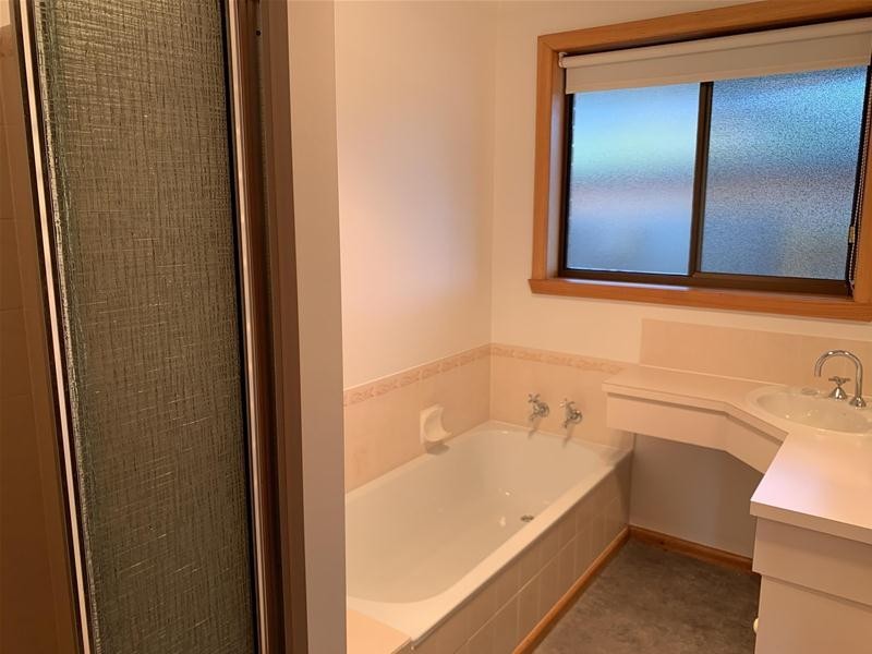 66 Sale Street, Huonville TAS 7109