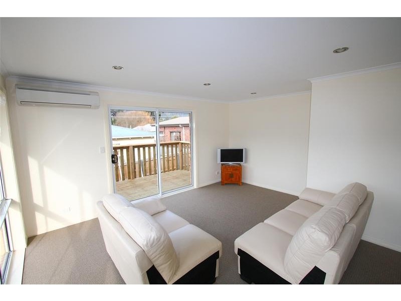 2/4 Walton Street, Huonville TAS 7109