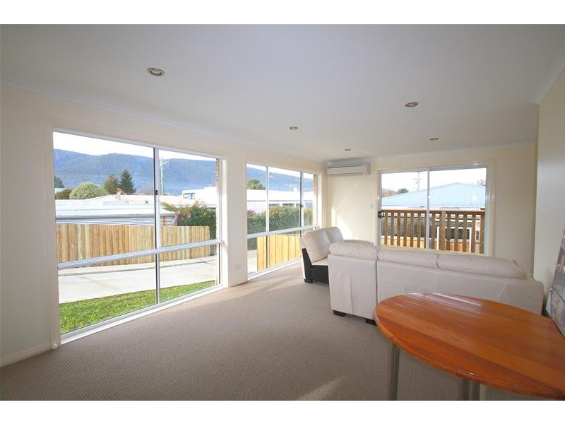 2/4 Walton Street, Huonville TAS 7109